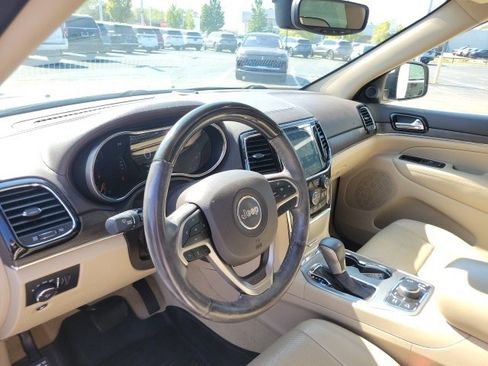 Used 2020 Jeep Grand Cherokee Overland image 21