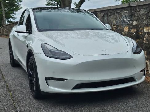 Used 2022 Tesla Model Y Long Range AWD/4WD image 12