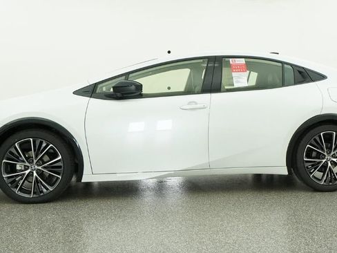 New 2026 Toyota Prius XLE FWD image 19