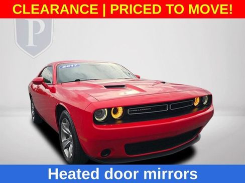 Used 2017 Dodge Challenger SXT RWD image 14