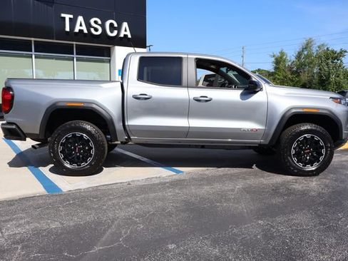 New 2026 GMC Canyon AT4 w/ AT4 Premium Package AWD/4WD image 9