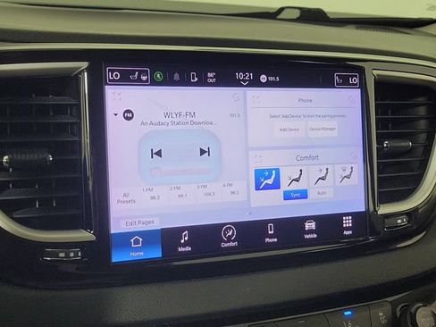 Used 2023 Chrysler Pacifica Touring-L FWD image 28