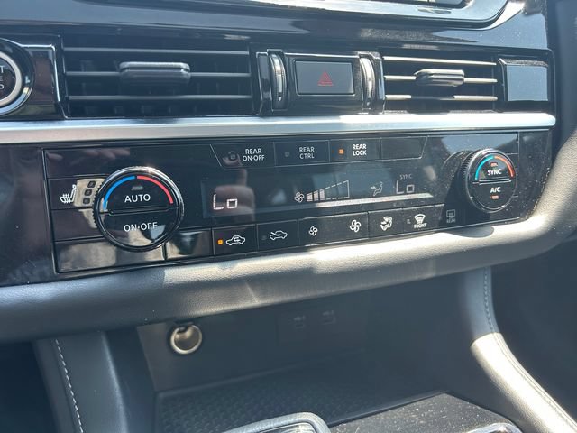 Used 2023 Nissan Pathfinder SV w/ SV Premium Package AWD/4WD image 65