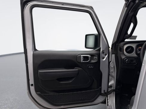 Used 2024 Jeep Wrangler Unlimited Sport AWD/4WD image 9