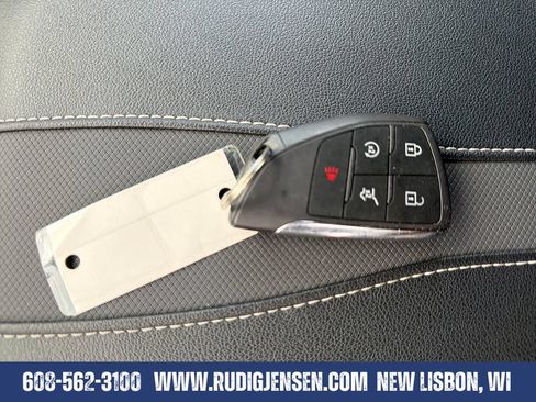 Used 2025 Chevrolet Traverse Z71 AWD/4WD image 31