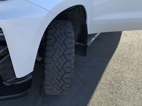 Used 2022 Chevrolet Silverado 1500 LT Trail Boss w/ Convenience Package II image 12