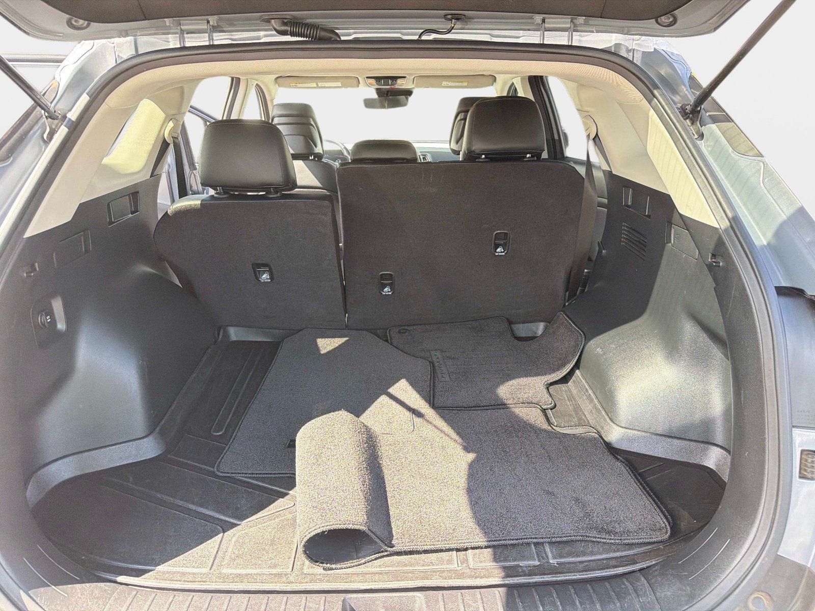 Used 2023 Kia Sportage EX FWD image 12