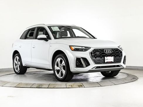 Used 2023 Audi Q5 2.0T Premium Plus w/ Premium Plus Package AWD/4WD image 3