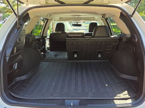 Used 2018 Subaru Outback 2.5i Limited AWD/4WD image 26