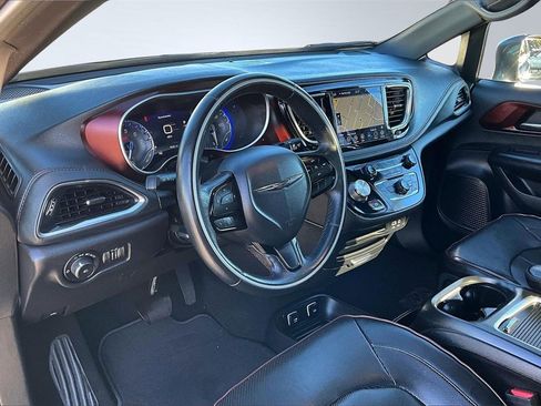 Certified 2020 Chrysler Pacifica Limited image 15