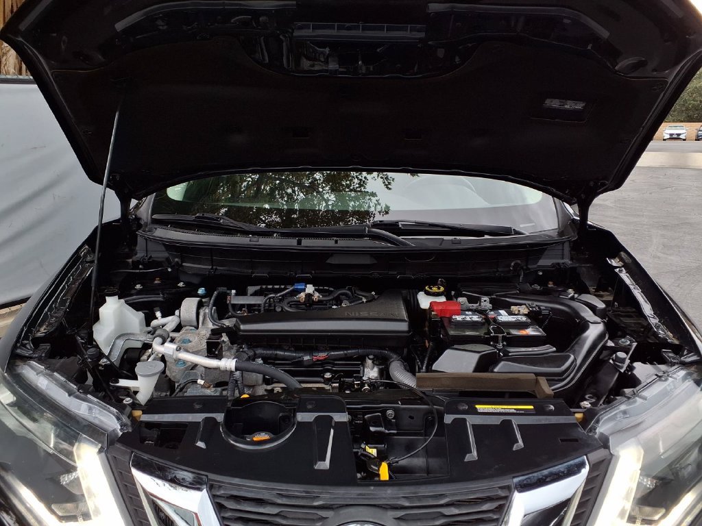 Used 2020 Nissan Rogue SV AWD/4WD image 3
