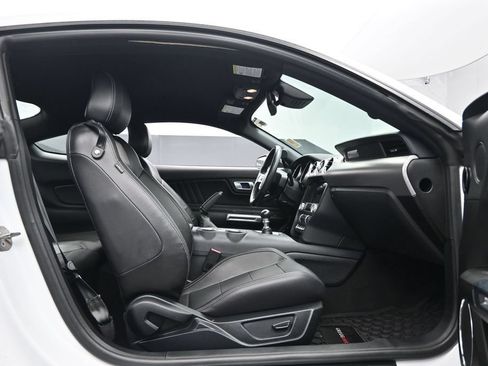 Used 2022 Ford Mustang GT Premium w/ Black Accent Package RWD image 29