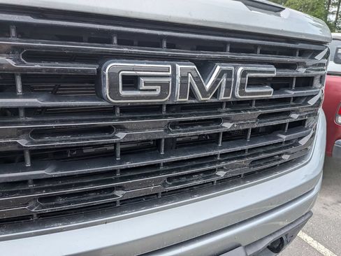 Used 2024 GMC Sierra 1500 Elevation w/ Preferred Package AWD/4WD image 15