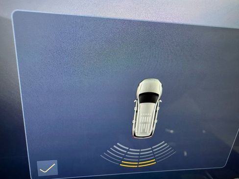 Used 2025 Buick Enclave Avenir w/ LPO, Floor Liner Package image 17