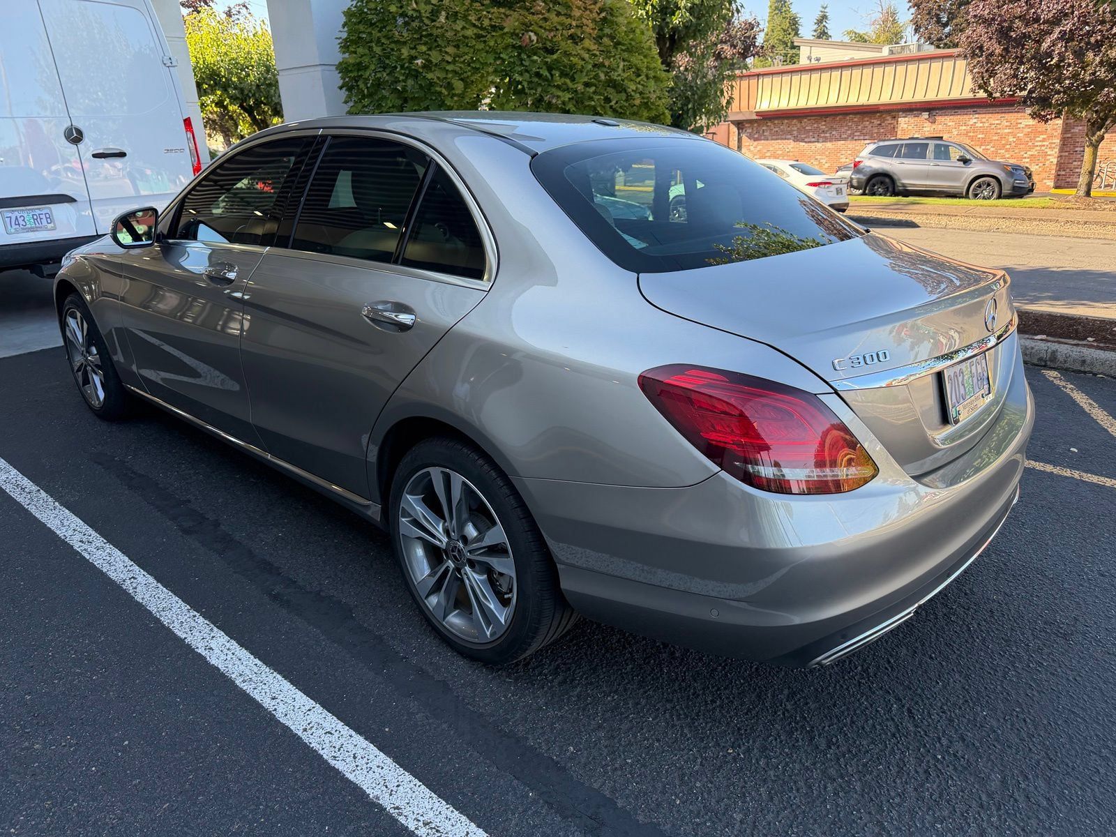 Used 2019 Mercedes-Benz C 300 4MATIC Sedan image 4