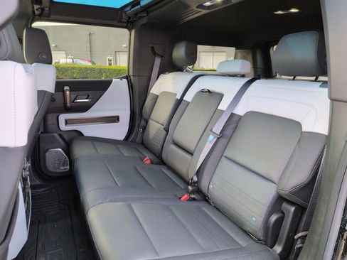 Used 2024 GMC Hummer EV 3X w/ Extreme Off-Road Package image 30