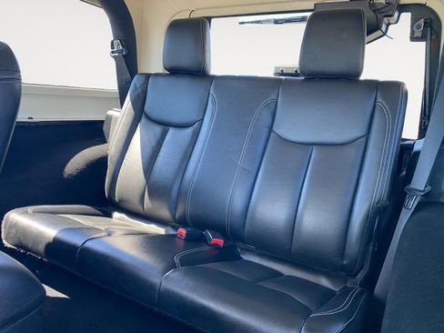 Used 2017 Jeep Wrangler Sahara w/ Dual Top Group AWD/4WD image 13