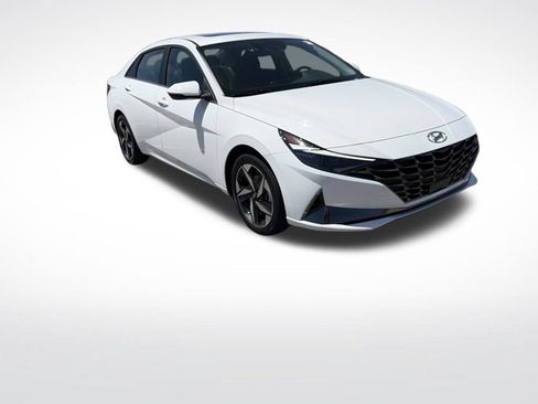 Used 2023 Hyundai Elantra Limited w/ Preferred Accessory Package FWD image 7