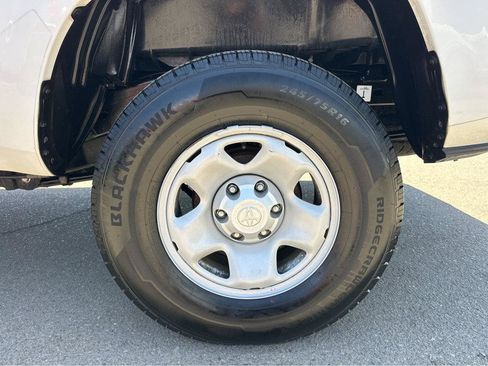 Used 2022 Toyota Tacoma SR RWD image 14