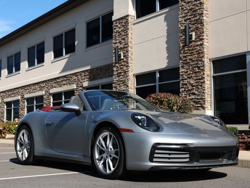 Used 2023 Porsche 911 Carrera w/ Sport Chrono Package image 11