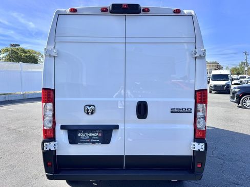 Used 2025 RAM ProMaster 2500 w/ Storage Group image 6
