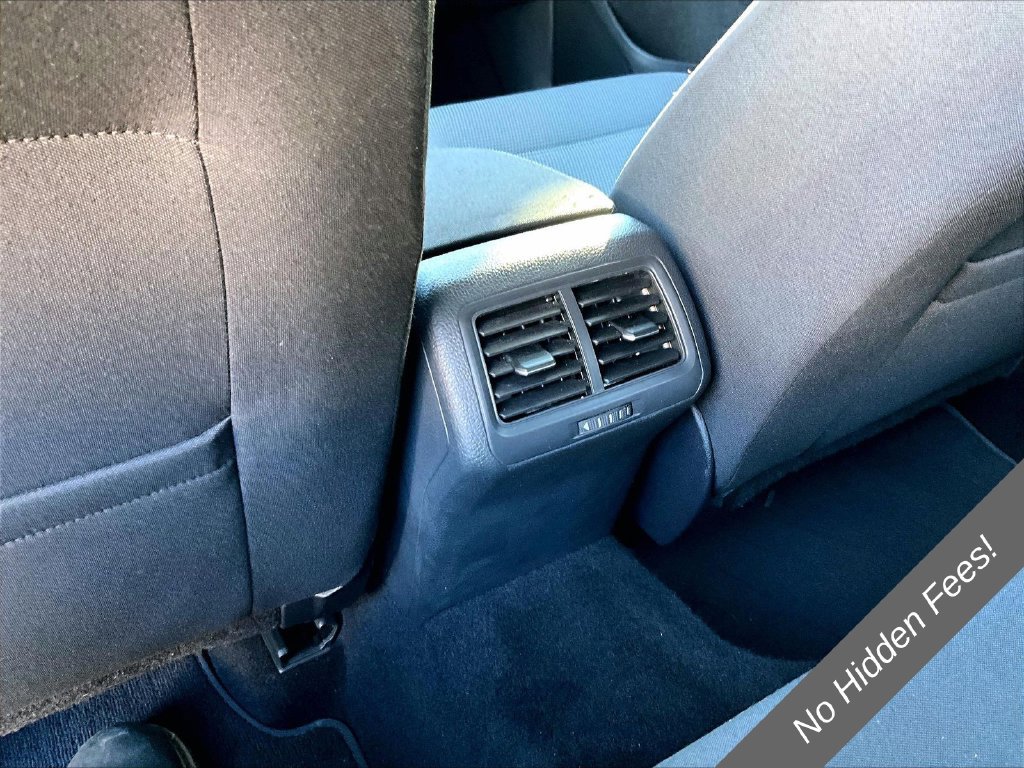 Used 2017 Volkswagen Golf S AWD/4WD image 27