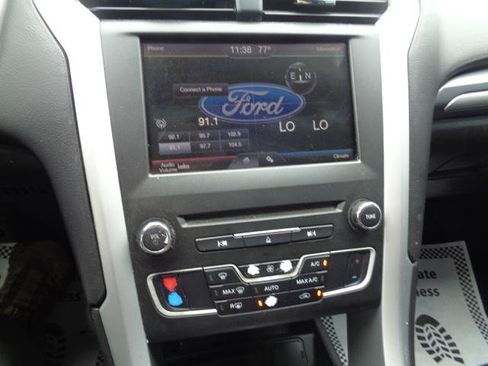 Used 2016 Ford Fusion SE FWD image 34