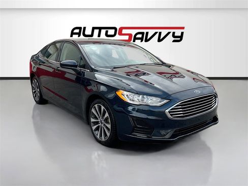 Used 2020 Ford Fusion SE image 1