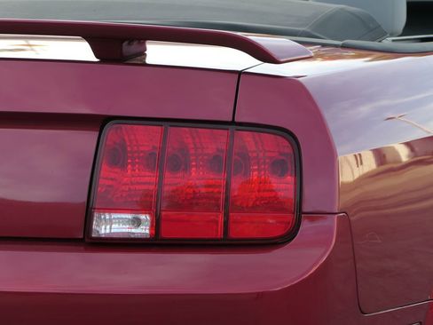 Used 2006 Ford Mustang Premium image 3