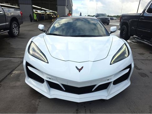 Used 2025 Chevrolet Corvette E-Ray AWD/4WD image 2