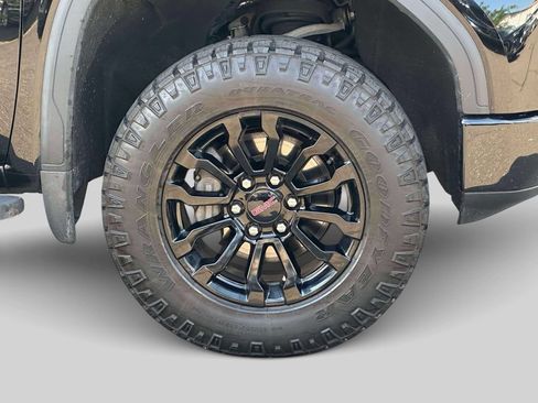 Used 2021 GMC Sierra 1500 AT4 w/ AT4 Premium Package AWD/4WD image 6
