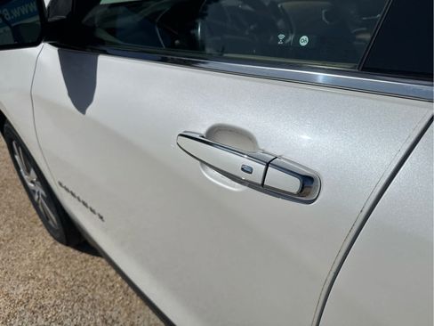Used 2023 Chevrolet Equinox Premier FWD image 16