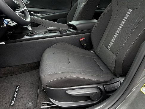 New 2026 Hyundai Elantra SE image 8