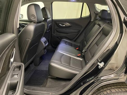 Used 2024 GMC Terrain SLT AWD/4WD image 17