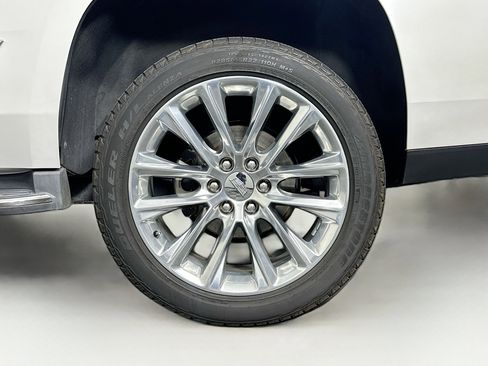 Used 2017 Cadillac Escalade Luxury image 11