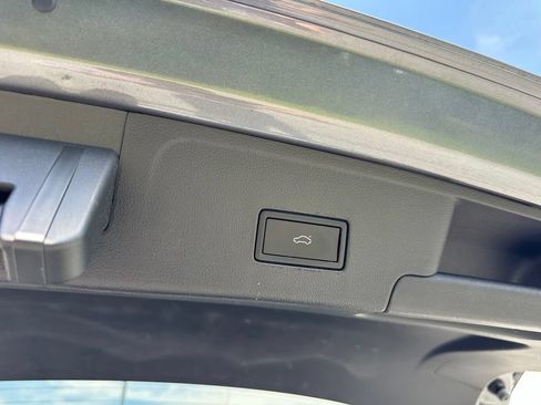 Used 2024 Volkswagen Atlas Cross Sport SE w/ Panoramic Sunroof Package FWD image 39