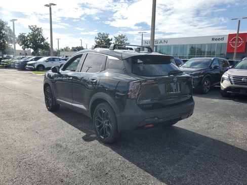 New 2025 Nissan Kicks SR image 6