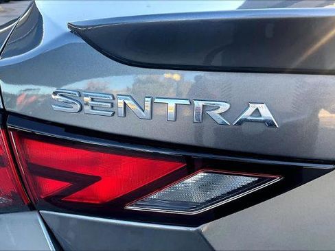 Certified 2022 Nissan Sentra SR image 9