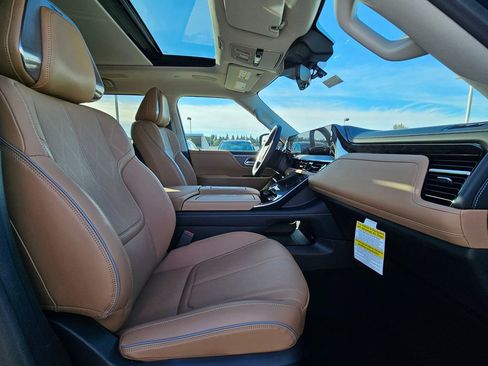 New 2025 INFINITI QX80 Sensory image 13