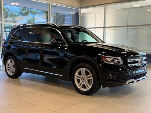 Used 2023 Mercedes-Benz GLB 250 4MATIC w/ Premium Package image 6