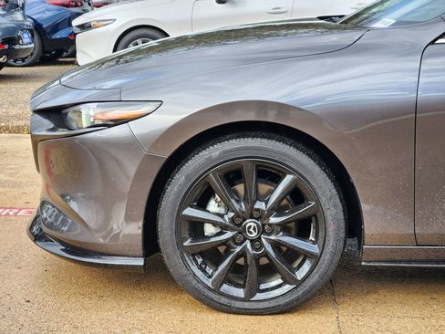 Certified 2025 MAZDA MAZDA3 Hatchback w/Premium Plus Pkg image 9