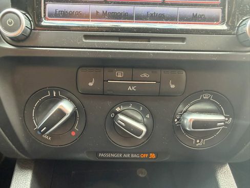 Used 2014 Volkswagen Jetta SE FWD image 28