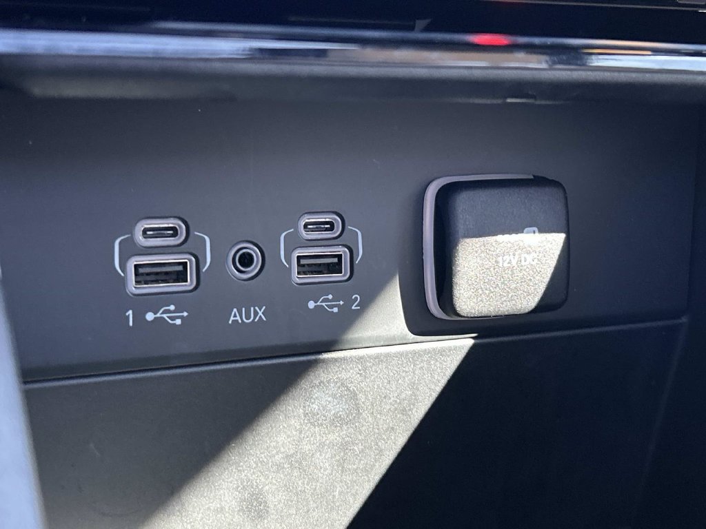 Certified 2024 Jeep Grand Cherokee Limited w/ Black Appearance Package AWD/4WD image 26