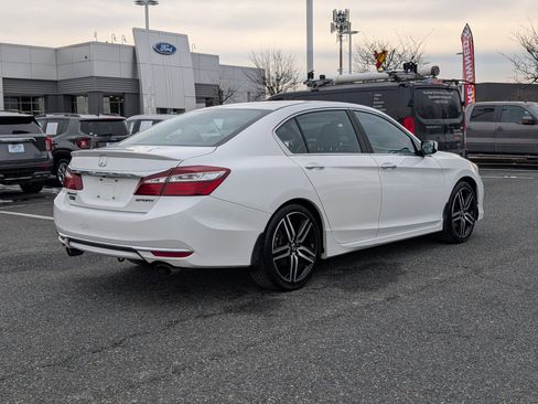 Used 2016 Honda Accord Sport image 3