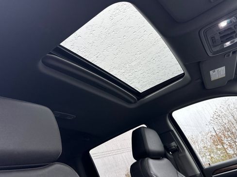 Used 2022 GMC Sierra 1500 Elevation w/ Elevation Premium Package image 19