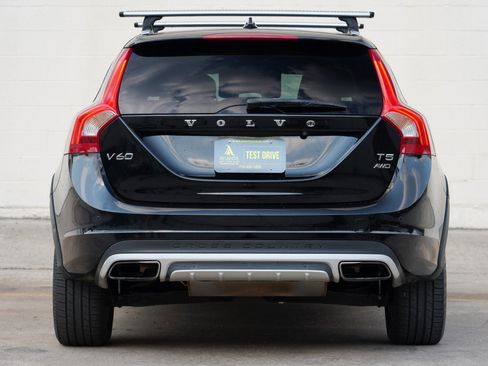 Used 2018 Volvo V60 T5 Cross Country w/ Convenience Package AWD/4WD image 10