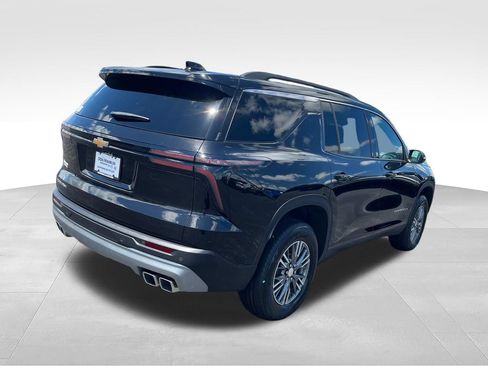 Used 2025 Chevrolet Traverse LT FWD image 5