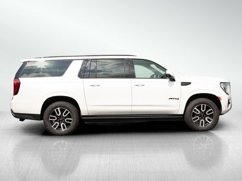 Used 2023 GMC Yukon XL AT4 w/ AT4 Premium Plus Package image 6