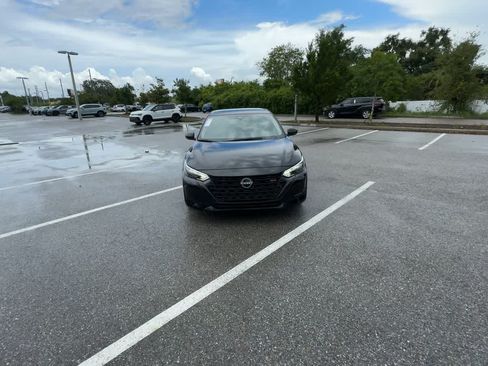 Used 2025 Nissan Sentra SR w/ Midnight Edition FWD image 3
