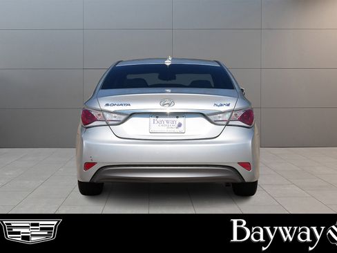 Used 2013 Hyundai Sonata Hybrid image 6